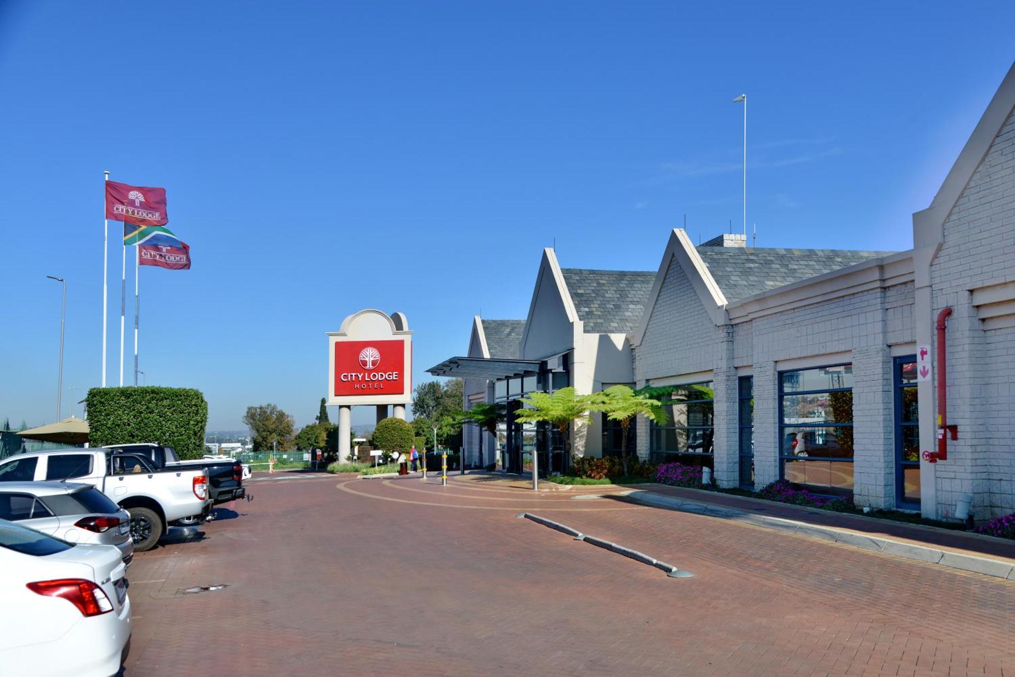 City Lodge Hotel Johannesburg Airport, Barbara Road Kempton Park Esterno foto